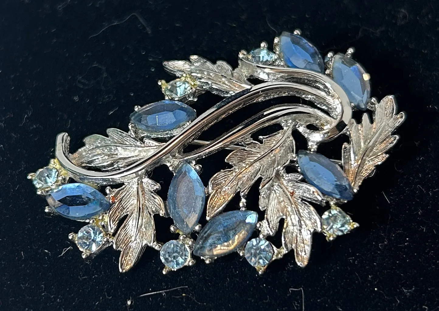 Vintage Silver Tone Leaf and Sapphire Blue Rhinestone Brooch Pin