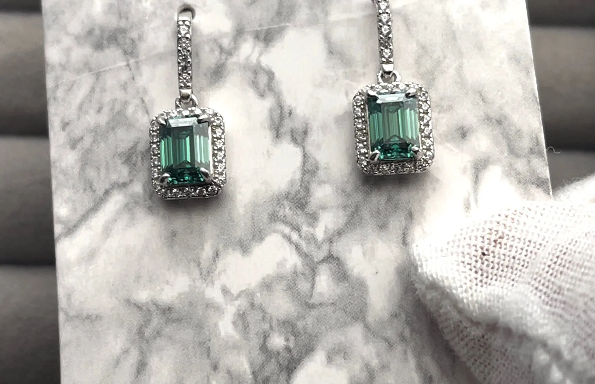 VVS1 Green Moissanite Diamond Earrings | Moissanite Diamond Earrings | Green Emerald Earrings | Moissanite Earrings | Emerald Earrings